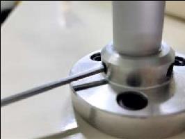 Tighten the two bolts